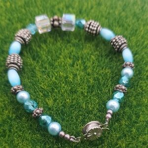 Edwardian Ice Blue Sterling Silver Bracelet  B3024